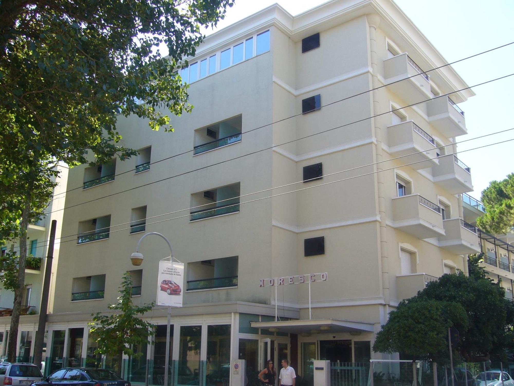 Moresco - Piscina Beach Village Riccione